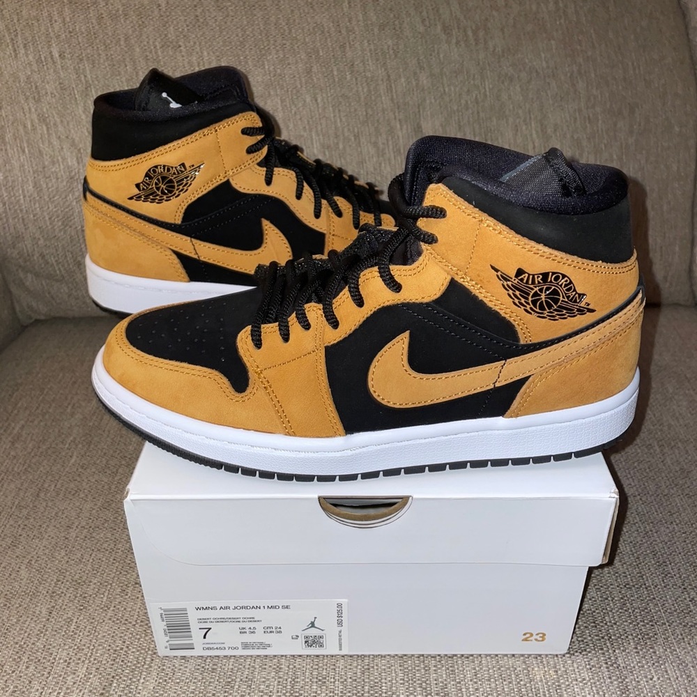 Air Jordan 1 Mid SE Desert Ochre